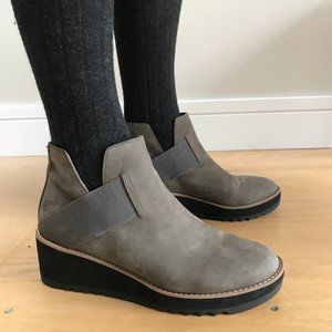 Eileen Fisher, ankle boots, light gray, size 7